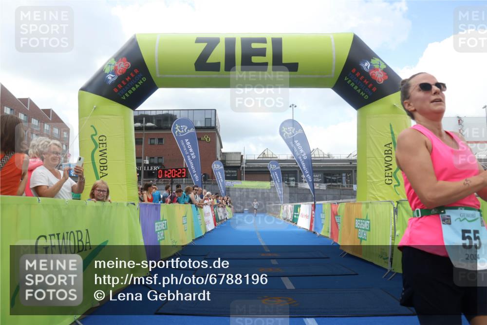11.08.2024 - GEWOBA Citytriathlon Bremen Lena Gebhardt http://msf.ph/oto/6788196 11.08.2024 11:20:26 Ziel 55, 68 meine-sportfotos.de