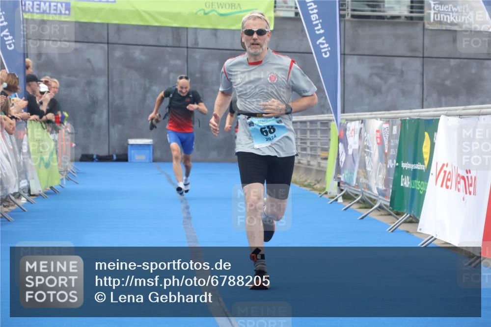 11.08.2024 - GEWOBA Citytriathlon Bremen Lena Gebhardt http://msf.ph/oto/6788205 11.08.2024 11:20:33 Ziel 26, 68 meine-sportfotos.de