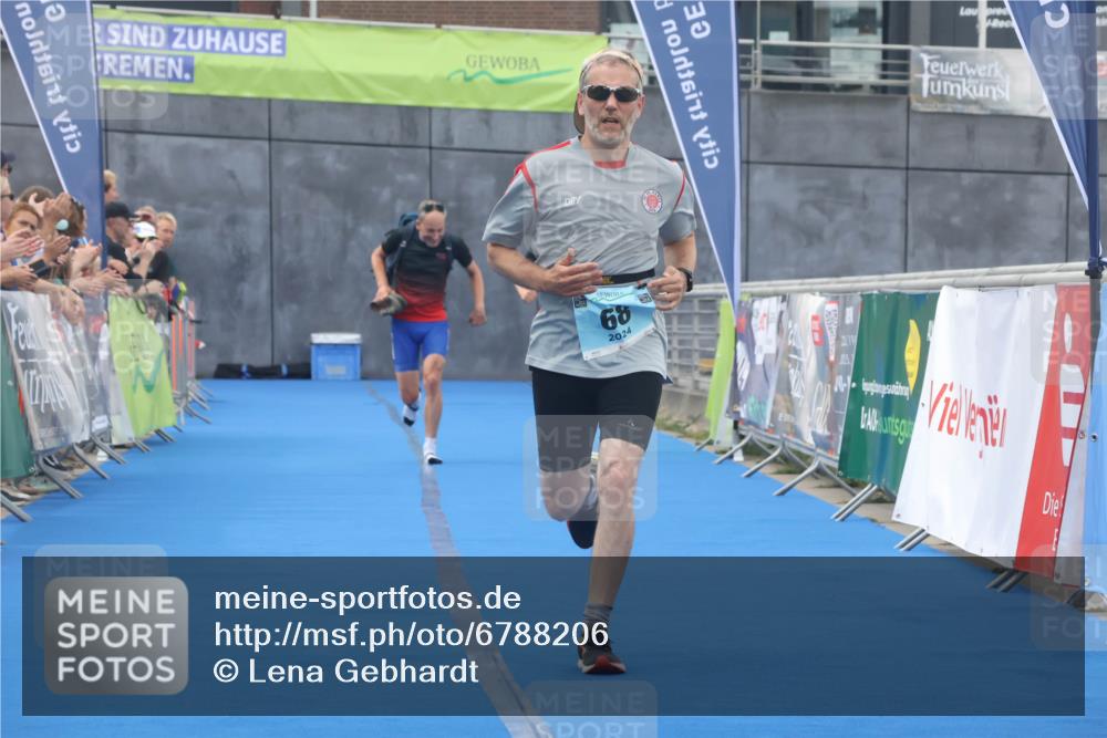 11.08.2024 - GEWOBA Citytriathlon Bremen Lena Gebhardt http://msf.ph/oto/6788206 11.08.2024 11:20:33 Ziel 26, 68 meine-sportfotos.de