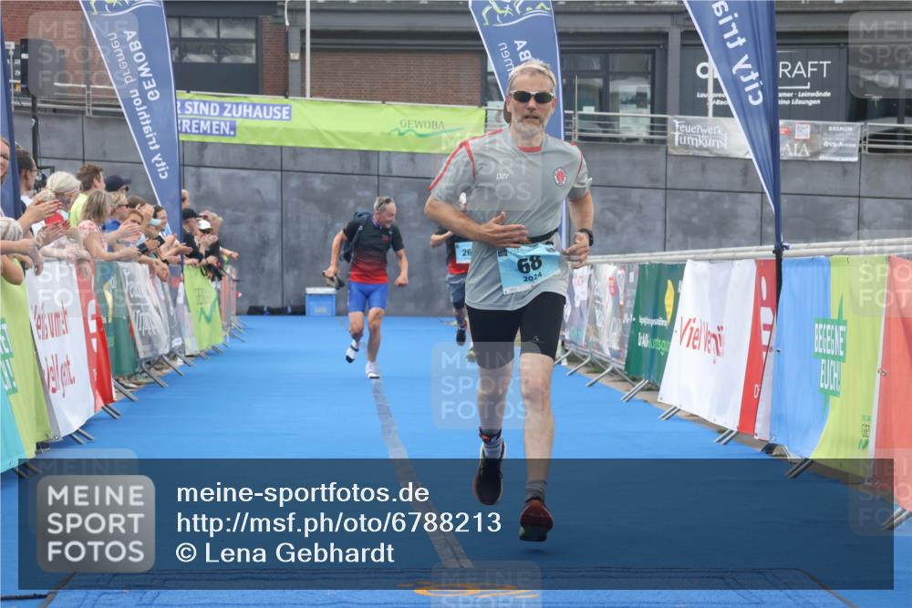 11.08.2024 - GEWOBA Citytriathlon Bremen Lena Gebhardt http://msf.ph/oto/6788213 11.08.2024 11:20:34 Ziel 26, 68 meine-sportfotos.de