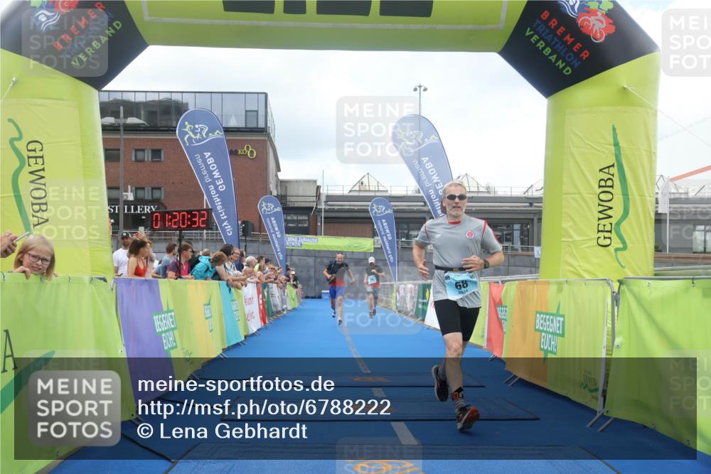 11.08.2024 - GEWOBA Citytriathlon Bremen Lena Gebhardt http://msf.ph/oto/6788222 11.08.2024 11:20:35 Ziel 26, 68 meine-sportfotos.de