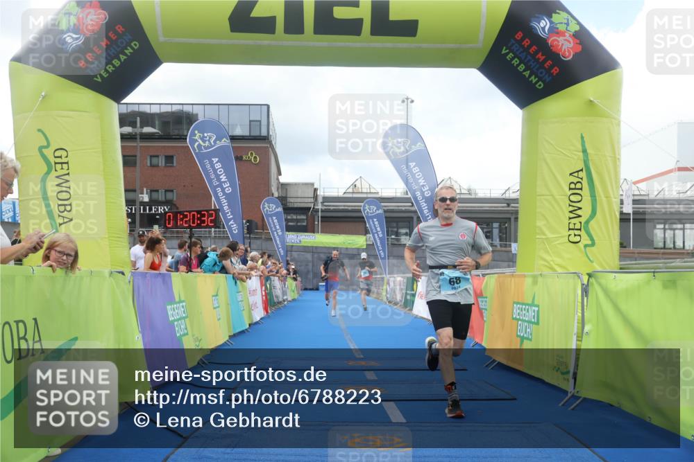 11.08.2024 - GEWOBA Citytriathlon Bremen Lena Gebhardt http://msf.ph/oto/6788223 11.08.2024 11:20:35 Ziel 26, 68 meine-sportfotos.de