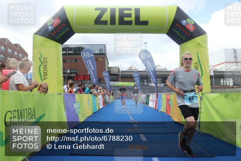 11.08.2024 - GEWOBA Citytriathlon Bremen Lena Gebhardt http://msf.ph/oto/6788230 11.08.2024 11:20:36 Ziel 26, 68 meine-sportfotos.de