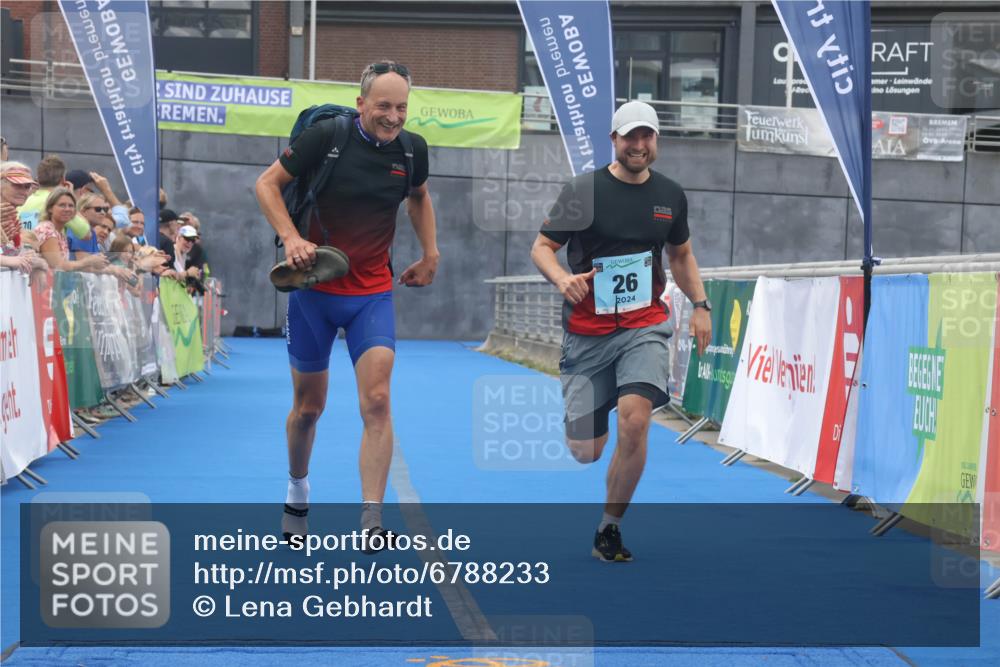 11.08.2024 - GEWOBA Citytriathlon Bremen Lena Gebhardt http://msf.ph/oto/6788233 11.08.2024 11:20:37 Ziel 26, 68 meine-sportfotos.de