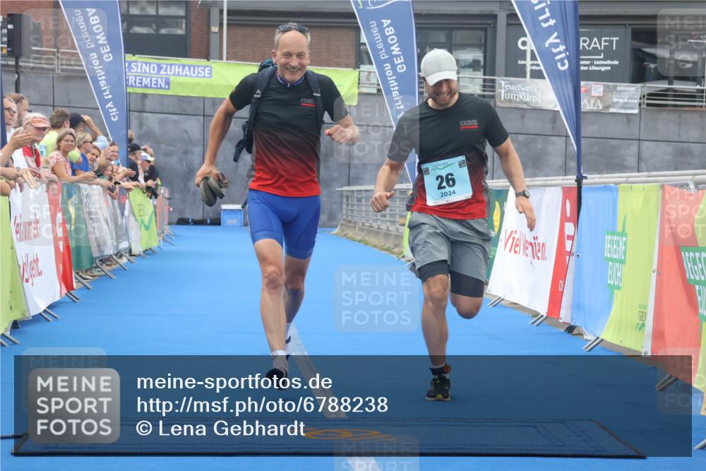 11.08.2024 - GEWOBA Citytriathlon Bremen Lena Gebhardt http://msf.ph/oto/6788238 11.08.2024 11:20:38 Ziel 26, 68 meine-sportfotos.de