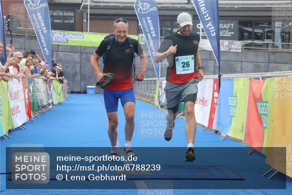 11.08.2024 - GEWOBA Citytriathlon Bremen Lena Gebhardt http://msf.ph/oto/6788239 11.08.2024 11:20:38 Ziel 26, 68 meine-sportfotos.de