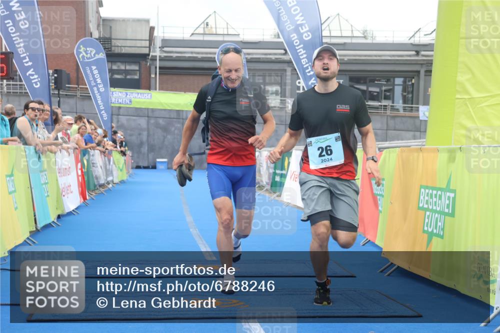 11.08.2024 - GEWOBA Citytriathlon Bremen Lena Gebhardt http://msf.ph/oto/6788246 11.08.2024 11:20:38 Ziel 26, 68 meine-sportfotos.de
