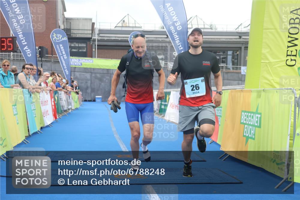 11.08.2024 - GEWOBA Citytriathlon Bremen Lena Gebhardt http://msf.ph/oto/6788248 11.08.2024 11:20:38 Ziel 26, 68 meine-sportfotos.de