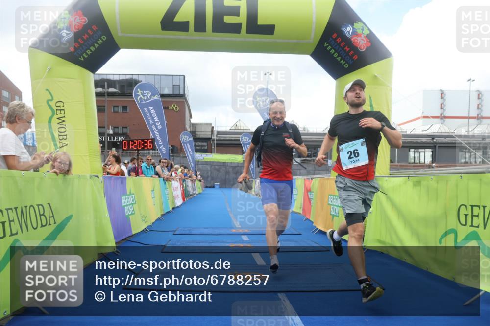 11.08.2024 - GEWOBA Citytriathlon Bremen Lena Gebhardt http://msf.ph/oto/6788257 11.08.2024 11:20:39 Ziel 26, 68 meine-sportfotos.de
