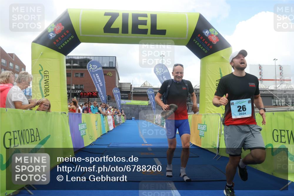 11.08.2024 - GEWOBA Citytriathlon Bremen Lena Gebhardt http://msf.ph/oto/6788260 11.08.2024 11:20:39 Ziel 26, 68 meine-sportfotos.de