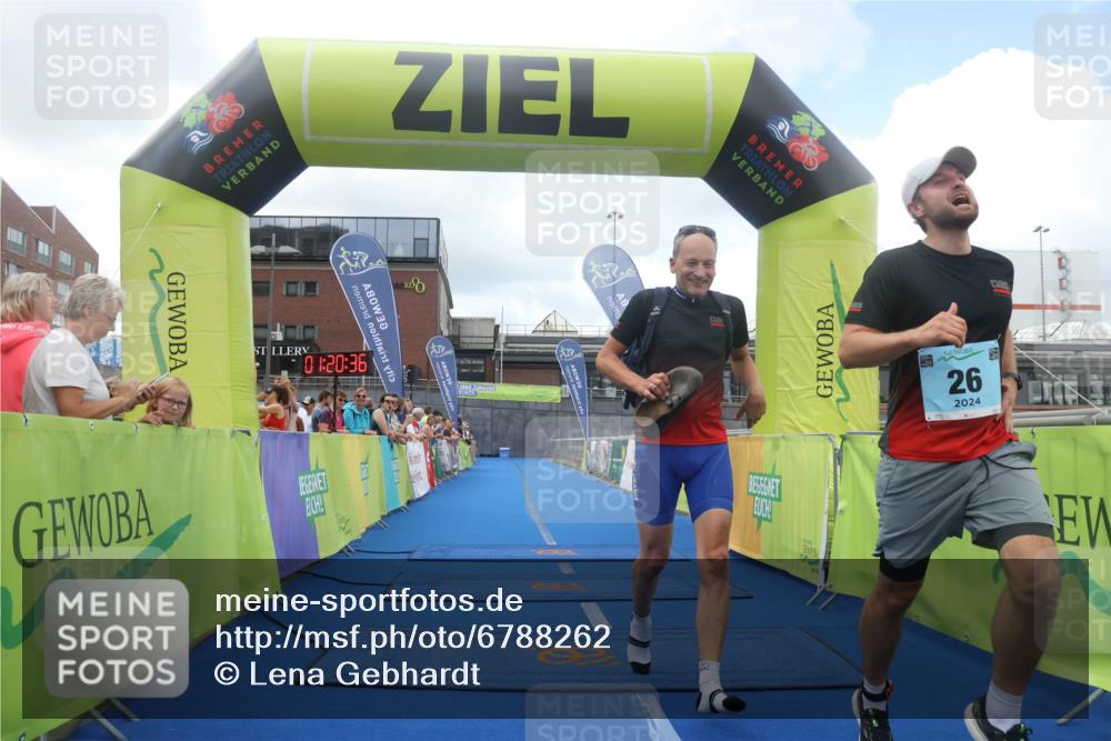 11.08.2024 - GEWOBA Citytriathlon Bremen Lena Gebhardt http://msf.ph/oto/6788262 11.08.2024 11:20:39 Ziel 26, 68 meine-sportfotos.de