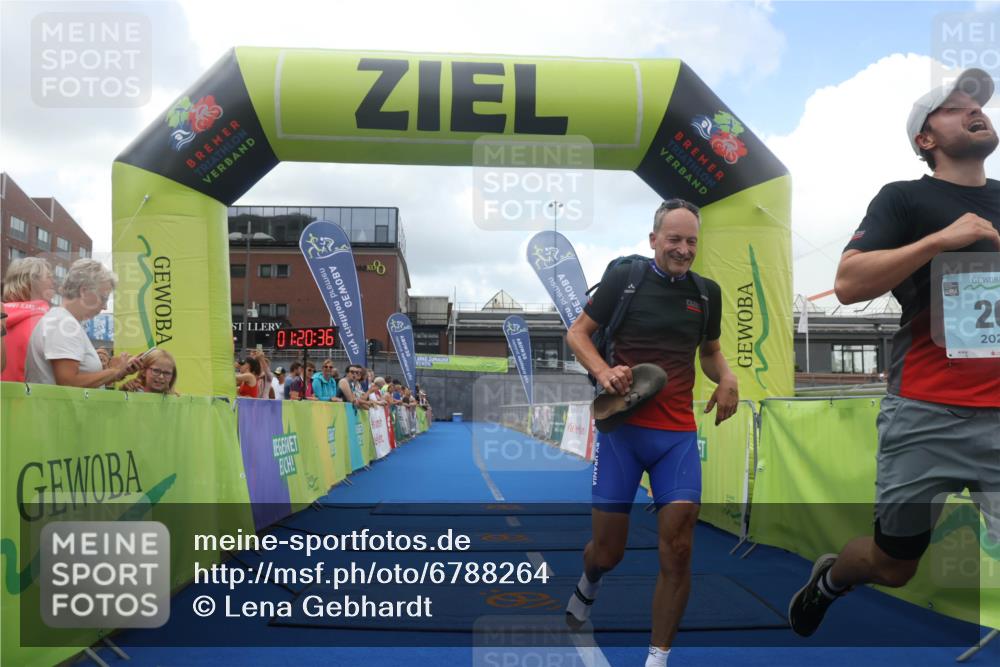 11.08.2024 - GEWOBA Citytriathlon Bremen Lena Gebhardt http://msf.ph/oto/6788264 11.08.2024 11:20:40 Ziel 26, 68 meine-sportfotos.de