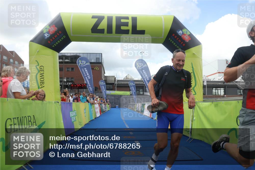 11.08.2024 - GEWOBA Citytriathlon Bremen Lena Gebhardt http://msf.ph/oto/6788265 11.08.2024 11:20:40 Ziel 26, 68 meine-sportfotos.de