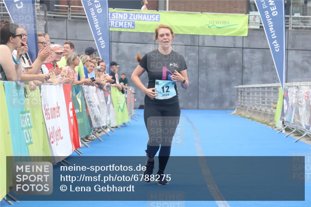 11.08.2024 - GEWOBA Citytriathlon Bremen Lena Gebhardt http://msf.ph/oto/6788275 11.08.2024 11:20:57 Ziel 12 meine-sportfotos.de
