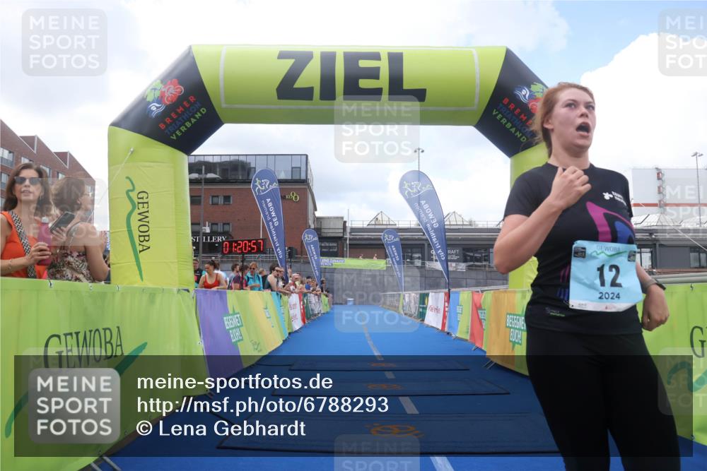 11.08.2024 - GEWOBA Citytriathlon Bremen Lena Gebhardt http://msf.ph/oto/6788293 11.08.2024 11:21:00 Ziel 12 meine-sportfotos.de