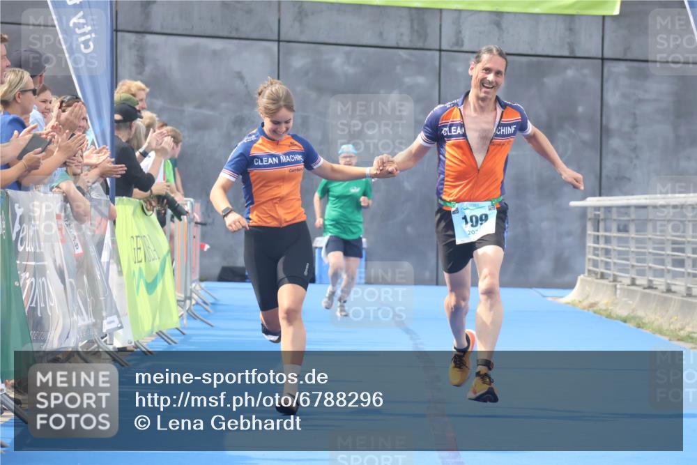 11.08.2024 - GEWOBA Citytriathlon Bremen Lena Gebhardt http://msf.ph/oto/6788296 11.08.2024 11:21:28 Ziel 5, 109 meine-sportfotos.de