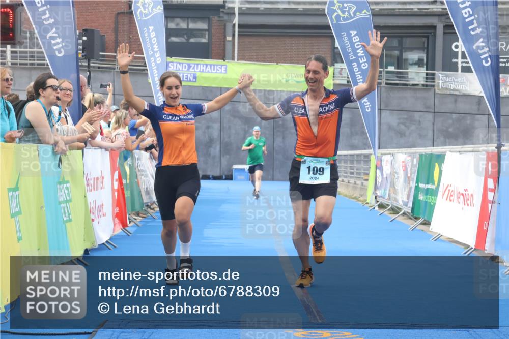 11.08.2024 - GEWOBA Citytriathlon Bremen Lena Gebhardt http://msf.ph/oto/6788309 11.08.2024 11:21:30 Ziel 5, 109 meine-sportfotos.de
