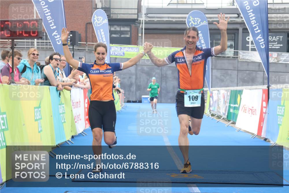 11.08.2024 - GEWOBA Citytriathlon Bremen Lena Gebhardt http://msf.ph/oto/6788316 11.08.2024 11:21:31 Ziel 5, 109 meine-sportfotos.de