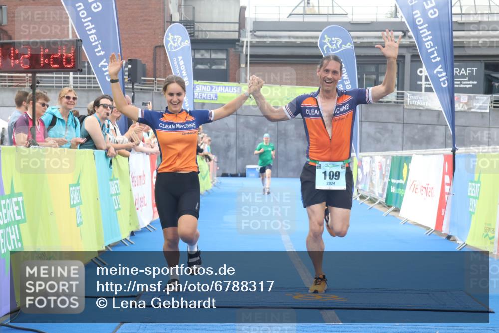 11.08.2024 - GEWOBA Citytriathlon Bremen Lena Gebhardt http://msf.ph/oto/6788317 11.08.2024 11:21:31 Ziel 5, 109 meine-sportfotos.de