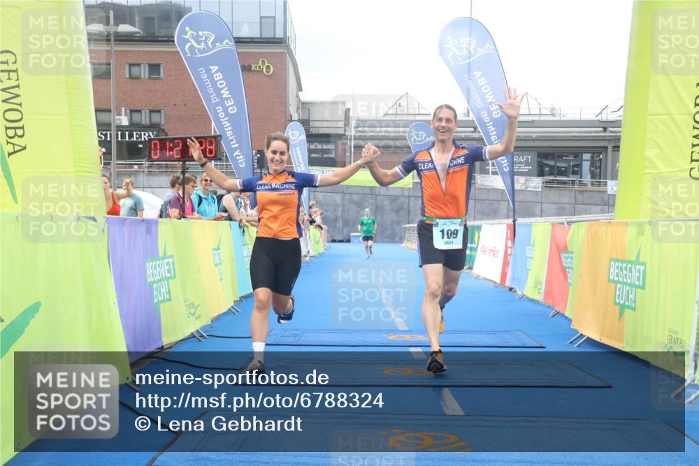 11.08.2024 - GEWOBA Citytriathlon Bremen Lena Gebhardt http://msf.ph/oto/6788324 11.08.2024 11:21:31 Ziel 5, 109 meine-sportfotos.de