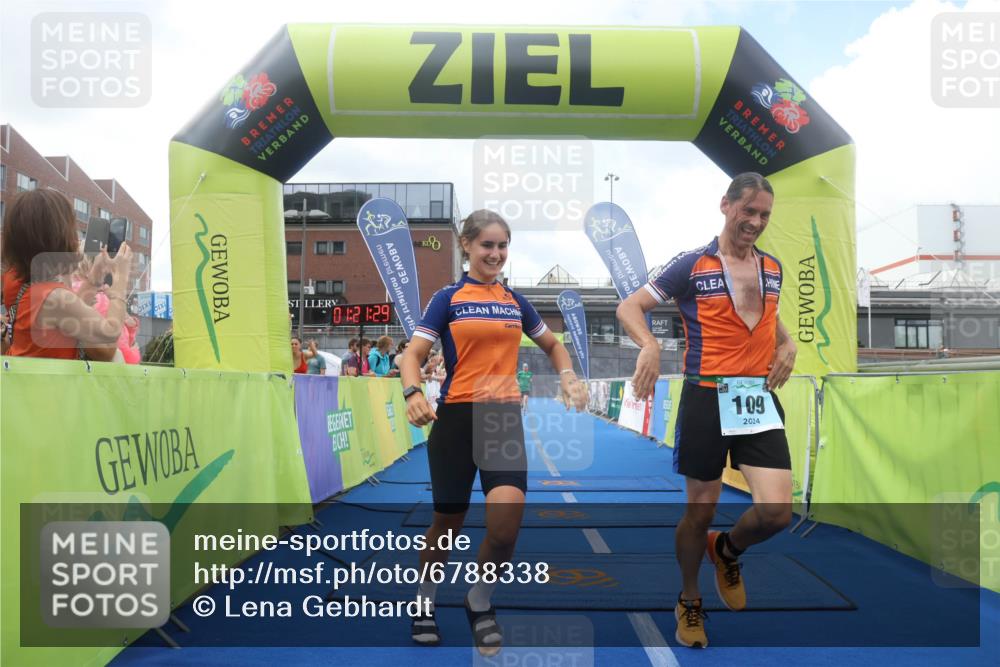 11.08.2024 - GEWOBA Citytriathlon Bremen Lena Gebhardt http://msf.ph/oto/6788338 11.08.2024 11:21:32 Ziel 5, 109 meine-sportfotos.de