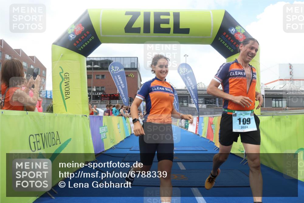 11.08.2024 - GEWOBA Citytriathlon Bremen Lena Gebhardt http://msf.ph/oto/6788339 11.08.2024 11:21:32 Ziel 5, 109 meine-sportfotos.de