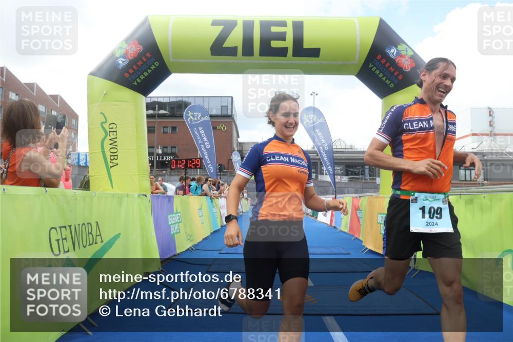 11.08.2024 - GEWOBA Citytriathlon Bremen Lena Gebhardt http://msf.ph/oto/6788341 11.08.2024 11:21:32 Ziel 5, 109 meine-sportfotos.de