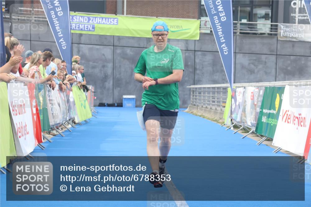 11.08.2024 - GEWOBA Citytriathlon Bremen Lena Gebhardt http://msf.ph/oto/6788353 11.08.2024 11:21:36 Ziel 5, 109 meine-sportfotos.de