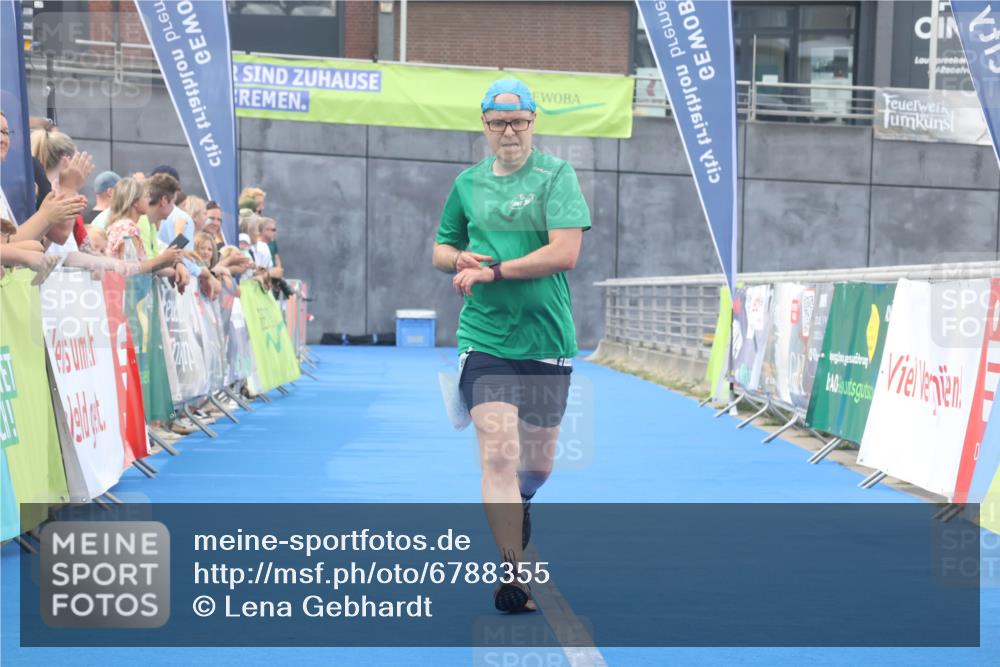 11.08.2024 - GEWOBA Citytriathlon Bremen Lena Gebhardt http://msf.ph/oto/6788355 11.08.2024 11:21:36 Ziel 5, 109 meine-sportfotos.de