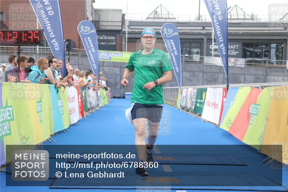 11.08.2024 - GEWOBA Citytriathlon Bremen Lena Gebhardt http://msf.ph/oto/6788360 11.08.2024 11:21:38 Ziel 5, 109 meine-sportfotos.de