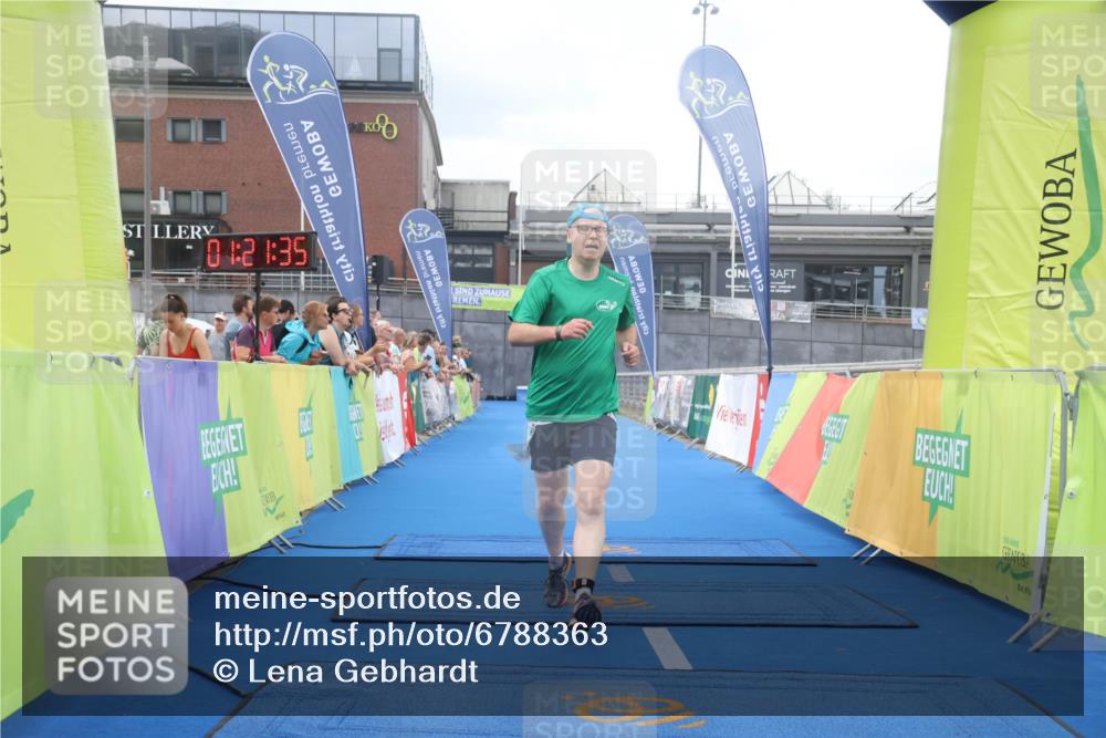 11.08.2024 - GEWOBA Citytriathlon Bremen Lena Gebhardt http://msf.ph/oto/6788363 11.08.2024 11:21:38 Ziel 5, 109 meine-sportfotos.de