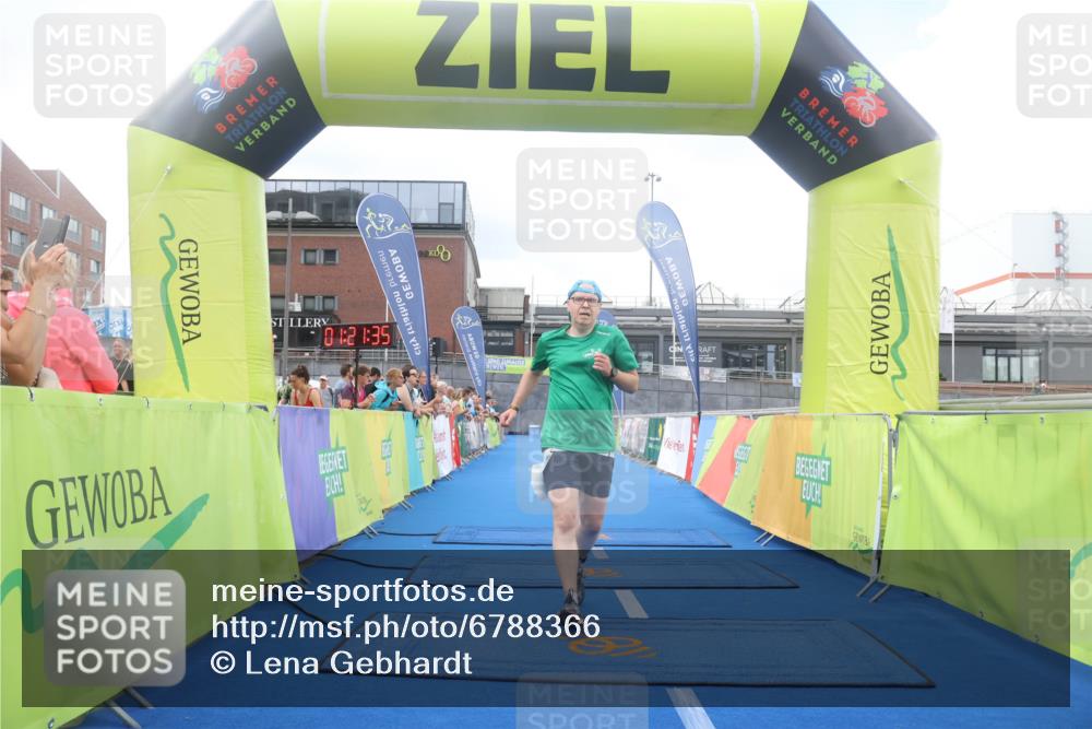 11.08.2024 - GEWOBA Citytriathlon Bremen Lena Gebhardt http://msf.ph/oto/6788366 11.08.2024 11:21:39 Ziel 5, 109 meine-sportfotos.de