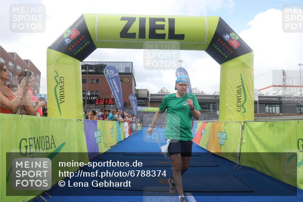 11.08.2024 - GEWOBA Citytriathlon Bremen Lena Gebhardt http://msf.ph/oto/6788374 11.08.2024 11:21:39 Ziel 5, 109 meine-sportfotos.de