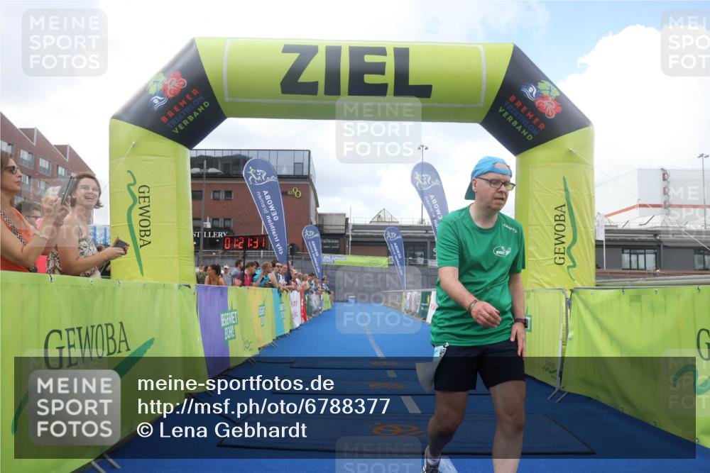 11.08.2024 - GEWOBA Citytriathlon Bremen Lena Gebhardt http://msf.ph/oto/6788377 11.08.2024 11:21:40 Ziel 5 meine-sportfotos.de