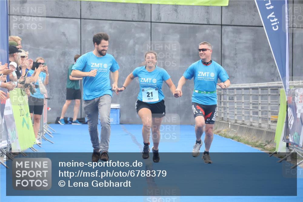 11.08.2024 - GEWOBA Citytriathlon Bremen Lena Gebhardt http://msf.ph/oto/6788379 11.08.2024 11:22:10 Ziel 21 meine-sportfotos.de