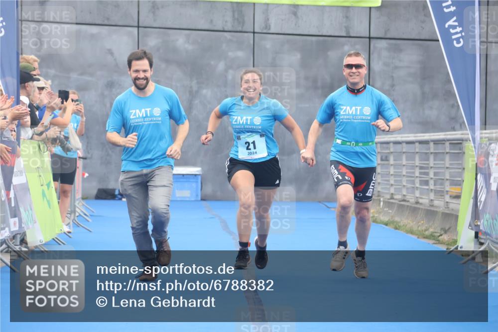 11.08.2024 - GEWOBA Citytriathlon Bremen Lena Gebhardt http://msf.ph/oto/6788382 11.08.2024 11:22:10 Ziel 21 meine-sportfotos.de