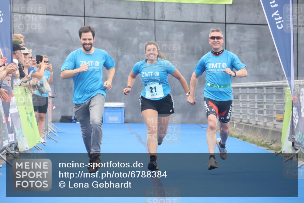 11.08.2024 - GEWOBA Citytriathlon Bremen Lena Gebhardt http://msf.ph/oto/6788384 11.08.2024 11:22:10 Ziel 21 meine-sportfotos.de