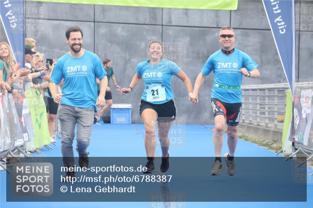 11.08.2024 - GEWOBA Citytriathlon Bremen Lena Gebhardt http://msf.ph/oto/6788387 11.08.2024 11:22:11 Ziel 21 meine-sportfotos.de