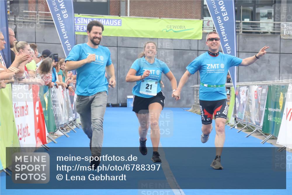 11.08.2024 - GEWOBA Citytriathlon Bremen Lena Gebhardt http://msf.ph/oto/6788397 11.08.2024 11:22:12 Ziel 21 meine-sportfotos.de