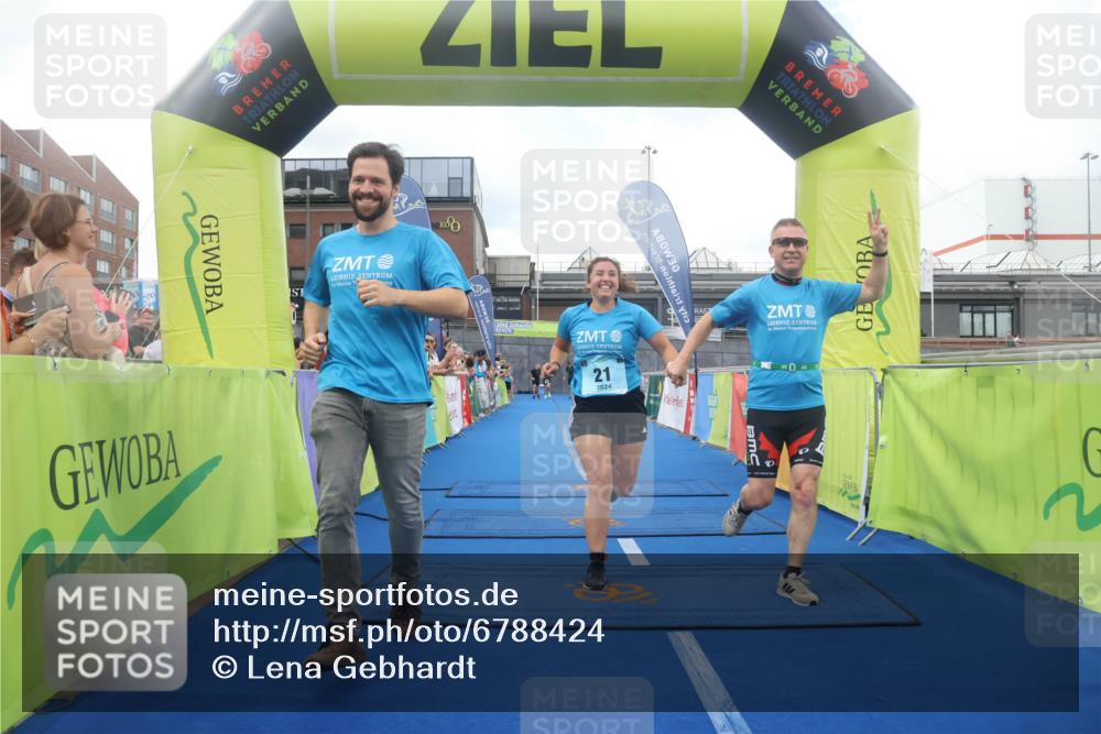 11.08.2024 - GEWOBA Citytriathlon Bremen Lena Gebhardt http://msf.ph/oto/6788424 11.08.2024 11:22:15 Ziel 21, 69 meine-sportfotos.de