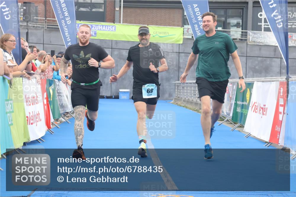 11.08.2024 - GEWOBA Citytriathlon Bremen Lena Gebhardt http://msf.ph/oto/6788435 11.08.2024 11:22:22 Ziel 21, 69 meine-sportfotos.de