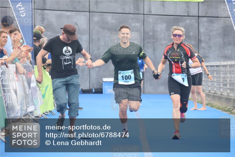 11.08.2024 - GEWOBA Citytriathlon Bremen Lena Gebhardt http://msf.ph/oto/6788474 11.08.2024 11:22:35 Ziel 100, 102 meine-sportfotos.de