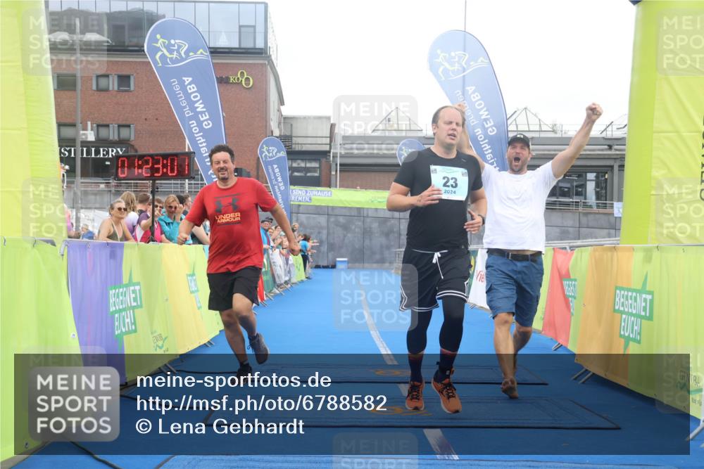 11.08.2024 - GEWOBA Citytriathlon Bremen Lena Gebhardt http://msf.ph/oto/6788582 11.08.2024 11:23:10 Ziel 23 meine-sportfotos.de