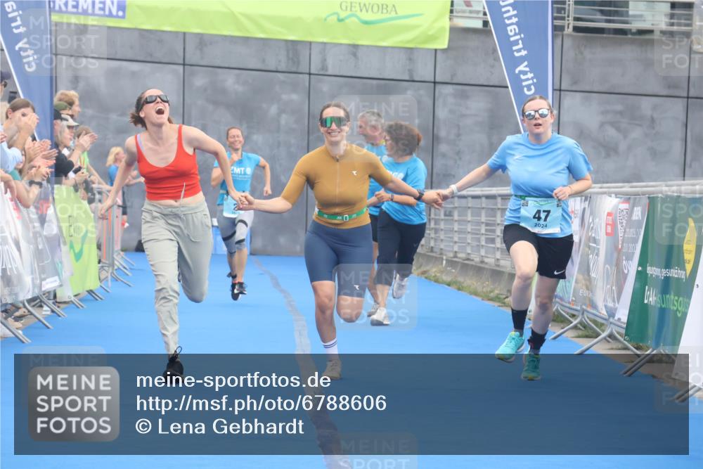 11.08.2024 - GEWOBA Citytriathlon Bremen Lena Gebhardt http://msf.ph/oto/6788606 11.08.2024 11:23:19 Ziel 2, 47 meine-sportfotos.de