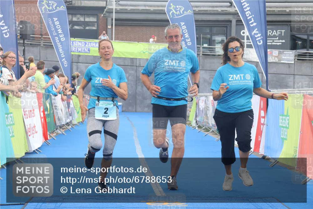 11.08.2024 - GEWOBA Citytriathlon Bremen Lena Gebhardt http://msf.ph/oto/6788653 11.08.2024 11:23:24 Ziel 2, 47 meine-sportfotos.de