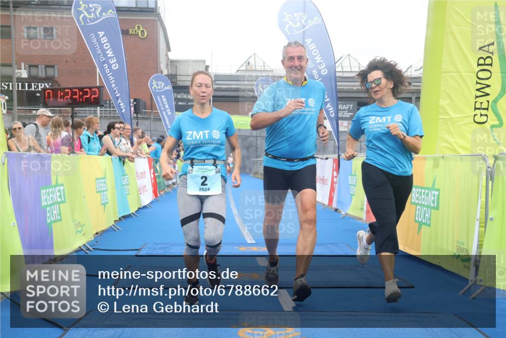 11.08.2024 - GEWOBA Citytriathlon Bremen Lena Gebhardt http://msf.ph/oto/6788662 11.08.2024 11:23:26 Ziel 2, 47 meine-sportfotos.de