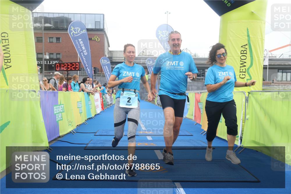 11.08.2024 - GEWOBA Citytriathlon Bremen Lena Gebhardt http://msf.ph/oto/6788665 11.08.2024 11:23:26 Ziel 2, 47 meine-sportfotos.de