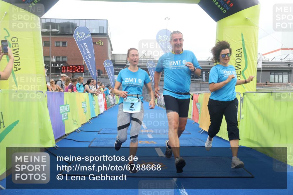 11.08.2024 - GEWOBA Citytriathlon Bremen Lena Gebhardt http://msf.ph/oto/6788668 11.08.2024 11:23:26 Ziel 2, 47 meine-sportfotos.de