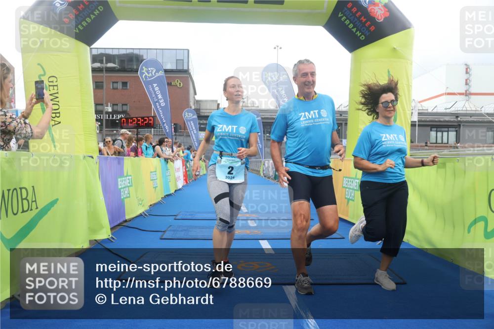 11.08.2024 - GEWOBA Citytriathlon Bremen Lena Gebhardt http://msf.ph/oto/6788669 11.08.2024 11:23:26 Ziel 2, 47 meine-sportfotos.de