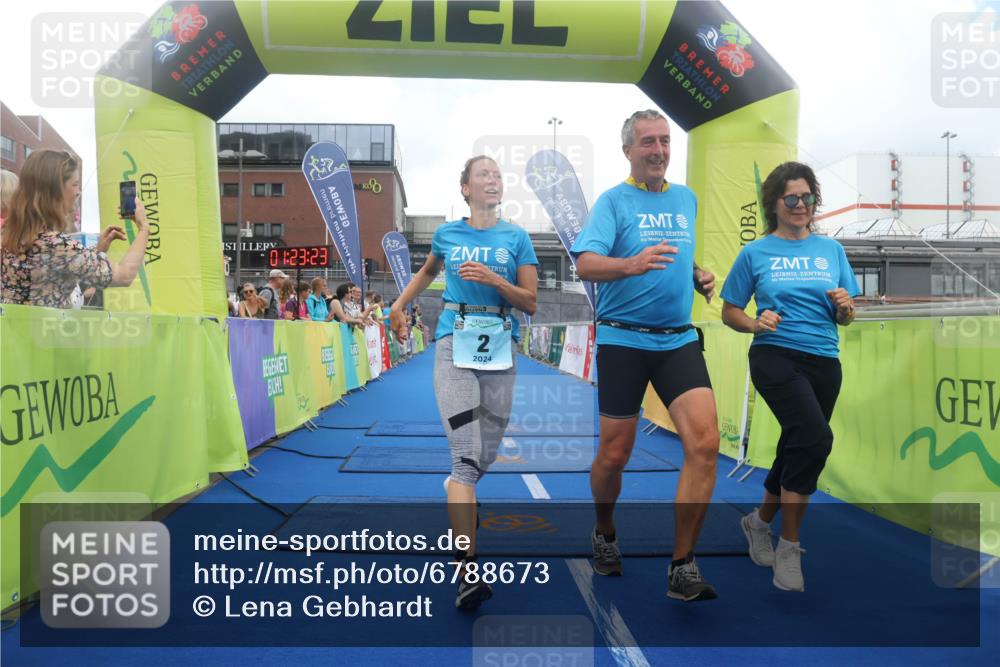 11.08.2024 - GEWOBA Citytriathlon Bremen Lena Gebhardt http://msf.ph/oto/6788673 11.08.2024 11:23:26 Ziel 2, 47 meine-sportfotos.de